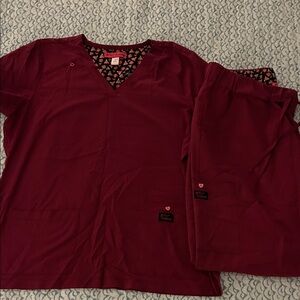 Betsey Johnson Women’s Buttercup Raspberry Scrub Set